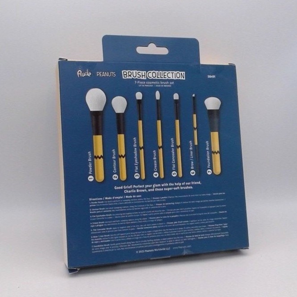 Peanuts Brush Collection - BRAND NEW IN BOX